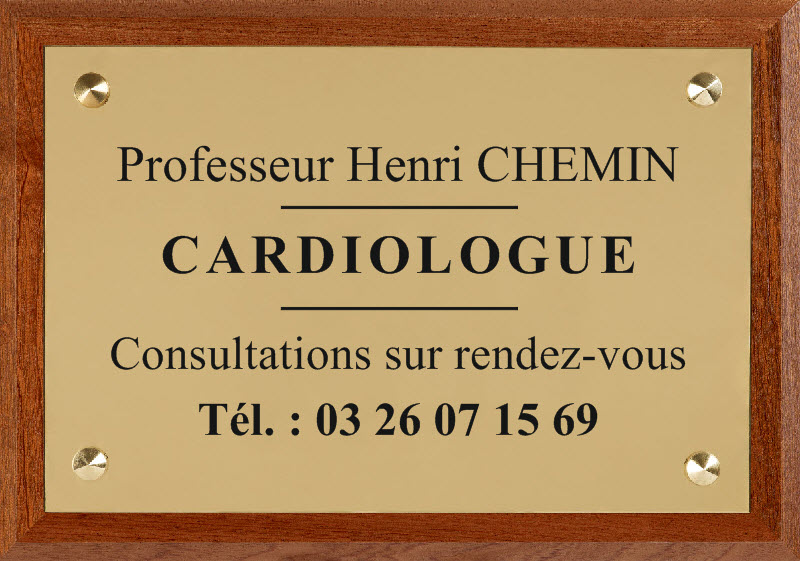 plaque en laiton et support bois pour un cardiologue