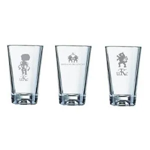 groupe de blidas décorés avec un laser